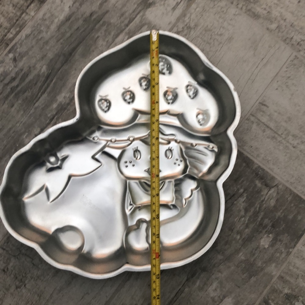 Vintage 1981 Strawberry Shortcake Cake Pan - Picture 4 of 6